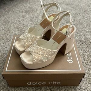 Dolce Vita wessi pearl vanilla platform heel